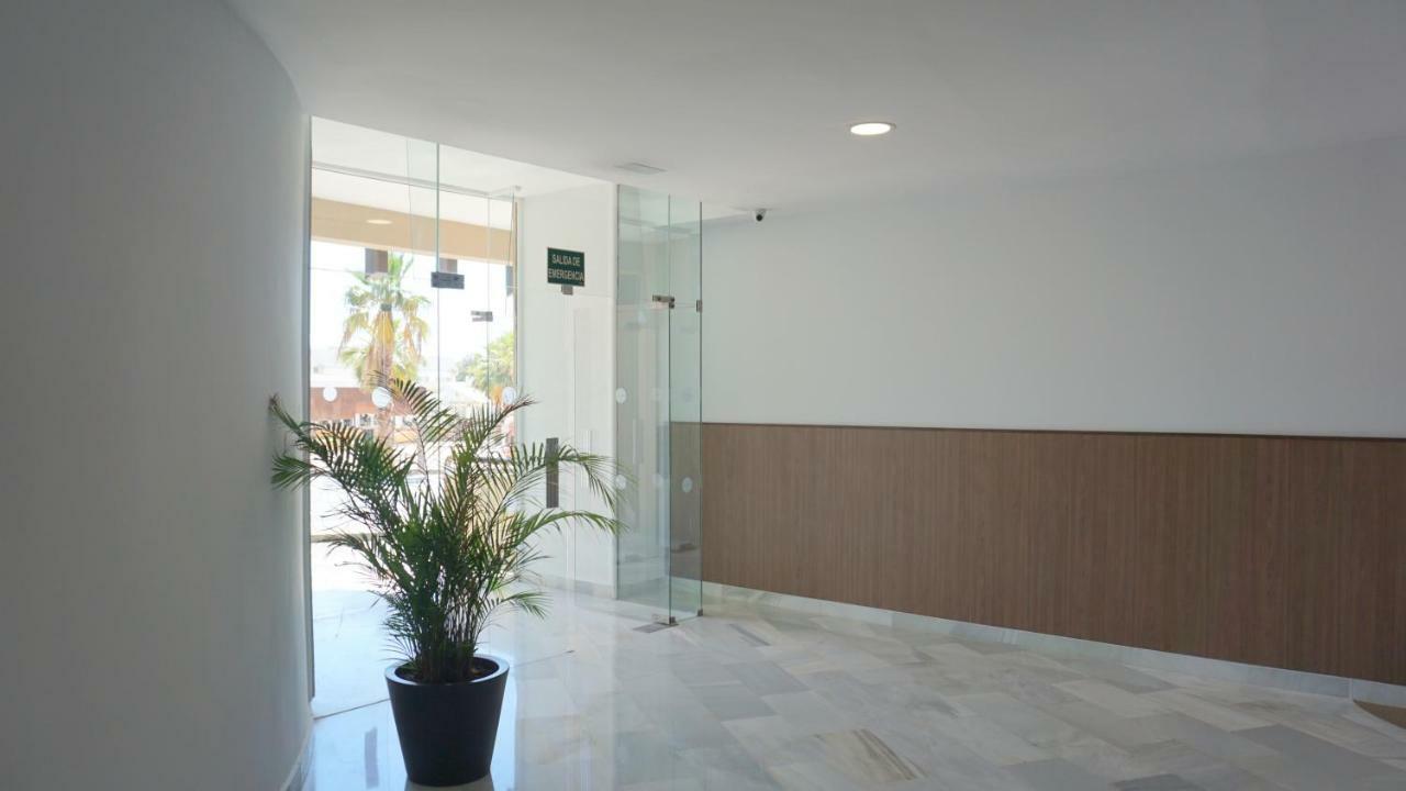 Beachfront Apartment In Fuengirola With Sea Views Exteriér fotografie